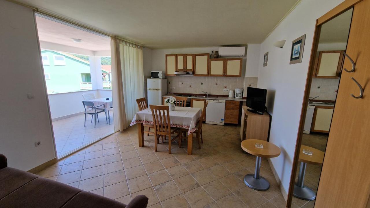 Ferienwohnung Haus Anica Rab Town Exterior foto